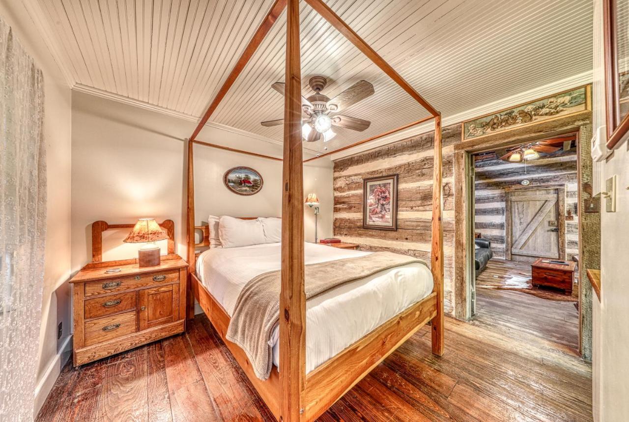 Villa Town Creek Log Cabin à Fredericksburg Extérieur photo